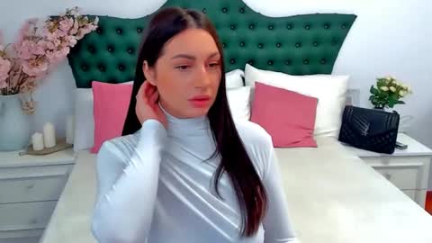 ClaraXJoy online show from 12/19/24, 06:34