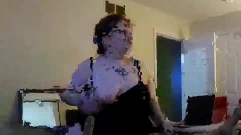 Snapshot of clarbrit561 chatting on 03/27/26, 03:45 Clarbrit561 online show from 03/27/26, 03:45