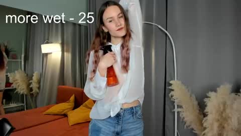 Claire online show from 03/07/25, 12:34