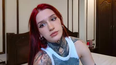 Snapshot of clarewoods chatting on 04/19/26, 05:29 Sophie online show from 04/19/26, 05:29