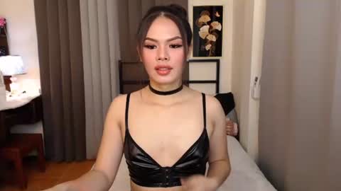 maika online show from 11/05/25, 07:08