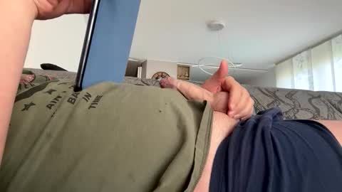 Snapshot of clau1935 chatting on 03/04/26, 01:28 Michel online show from 03/04/26, 01:28