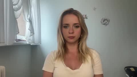 Snapshot of claudiagold chatting on 09/10/25, 03:12 ClaudiaGold online show from 09/10/25, 03:12