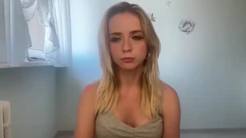 Snapshot of claudiagold chatting on 09/12/25, 03:01 ClaudiaGold online show from 09/12/25, 03:01