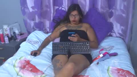 claudine valencia online show from 01/05/25, 02:06