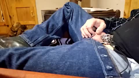 Snapshot of claygilmeriii chatting on 12/11/24, 01:05 Clay online show from 12/11/24, 01:05