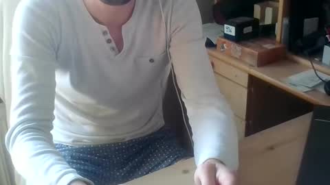 Snapshot of cleanwave chatting on 11/06/25, 07:53 cleanwave online show from 11/06/25, 07:53