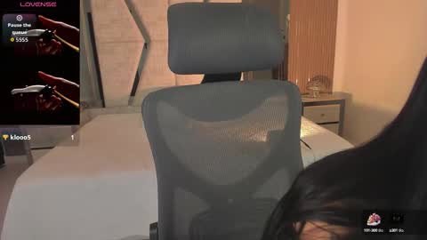 Cleo Adams online show from 10/03/25, 05:26