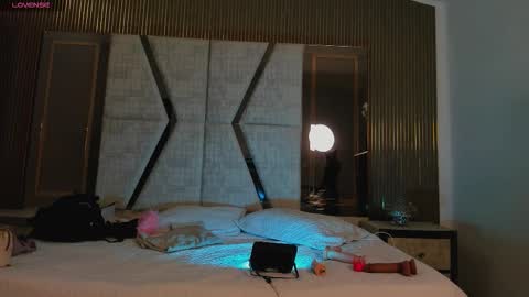 Cleo Adams online show from 10/12/25, 04:11