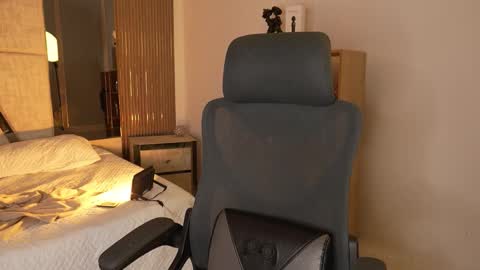 Cleo Adams online show from 12/03/25, 04:42