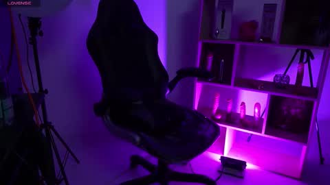 Snapshot of cleeoadams_ chatting on 03/04/26, 05:13 Cleo Adams online show from 03/04/26, 05:13