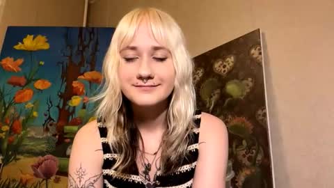 Snapshot of clementinehollner chatting on 10/13/25, 05:24 Jenny online show from 10/13/25, 05:24