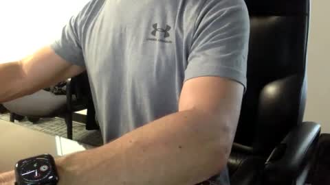 Snapshot of clemike69 chatting on 05/14/26, 04:14 clemike69 online show from 05/14/26, 04:14
