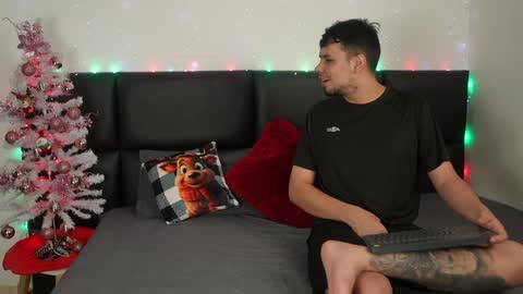 Girl Juliana and Federico online show from 01/01/25, 03:56