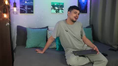 Girl Juliana and Federico online show from 11/10/25, 03:38