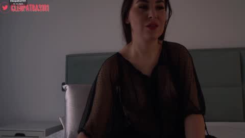 Cleopatra online show from 11/11/25, 10:48