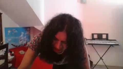 Cleopatra online show from 09/22/25, 03:30