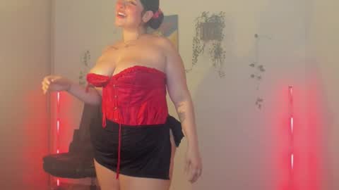 Cleopatra online show from 11/26/25, 12:44