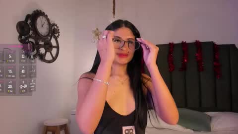 Cleopatra online show from 12/03/25, 05:55