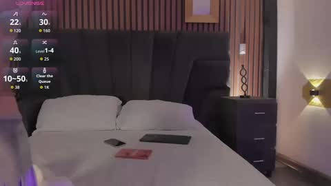 cleowhite_ online show from 09/25/25, 05:11