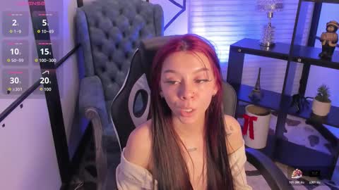 cleowhite_ online show from 11/17/25, 10:15