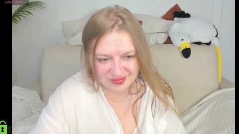 Snapshot of cleoxotie chatting on 06/15/26, 01:41 cleoxotie online show from 06/15/26, 01:41