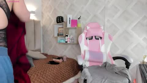 Snapshot of clhoe_johnson_ chatting on 03/05/26, 12:12 clhoe_johnson_ online show from 03/05/26, 12:12