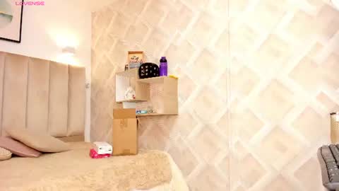 clhoe_johnson_ online show from 07/17/26, 12:56