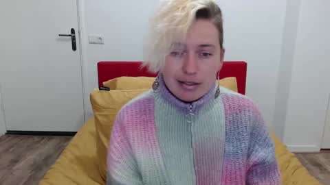 Syl  online show from 02/16/25, 07:49