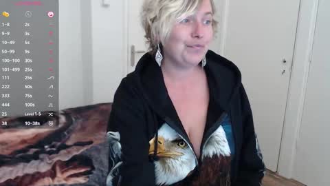 Syl  online show from 09/18/25, 09:17