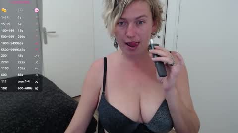 Syl  online show from 10/23/25, 07:18