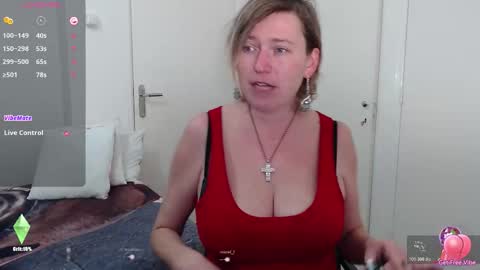 Snapshot of clittytastic chatting on 02/03/26, 08:30 Syl online show from 02/03/26, 08:30