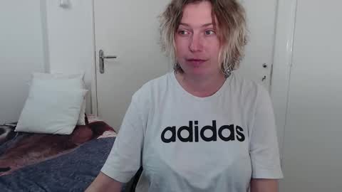 Snapshot of clittytastic chatting on 02/05/26, 07:51 Syl online show from 02/05/26, 07:51