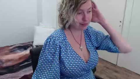 Snapshot of clittytastic chatting on 02/17/26, 09:28 Syl online show from 02/17/26, 09:28