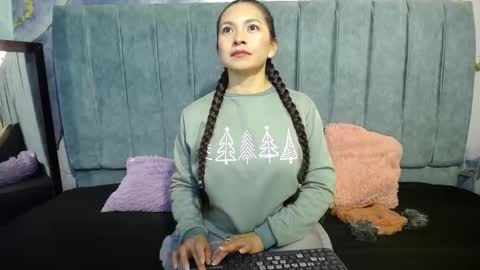 Cloe online show from 12/01/25, 02:38