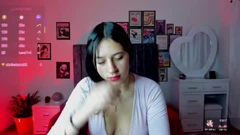 Snapshot of cloe_7 chatting on 02/05/26, 03:44 cloe_7 online show from 02/05/26, 03:44