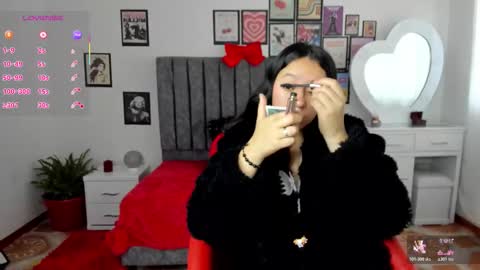 Snapshot of cloe_7 chatting on 02/11/26, 12:10 cloe_7 online show from 02/11/26, 12:10