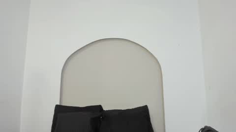 Cloe  online show from 12/20/25, 04:25