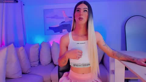 CLOE REMINTON online show from 01/04/25, 11:54