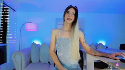 CLOE REMINTON online show from 01/19/25, 08:18