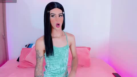 CLOE REMINTON online show from 02/05/25, 02:08