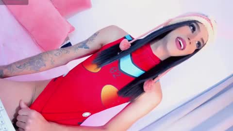 CLOE REMINTON online show from 02/25/25, 09:53