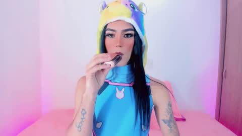 CLOE REMINTON online show from 03/09/25, 03:43