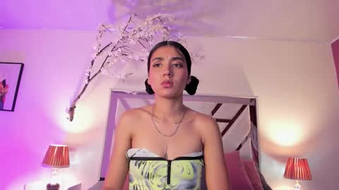 CLOE  online show from 11/22/25, 03:27