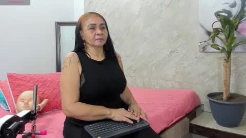 CLOE online show from 11/14/25, 11:42