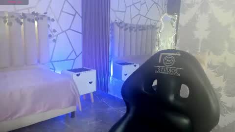 Snapshot of cloee_tay1 chatting on 06/19/26, 11:47 cloee_tay1 online show from 06/19/26, 11:47