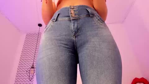 cloe online show from 10/27/25, 08:46