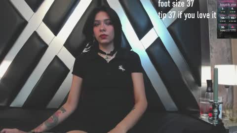 lady cloe person online show from 04/01/26, 12:33