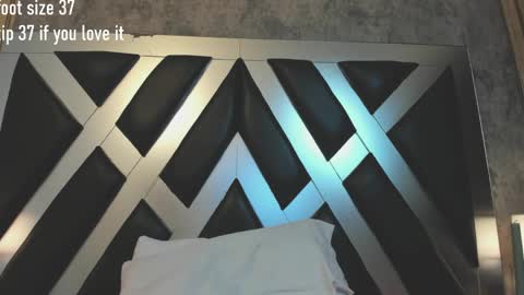 lady cloe person online show from 04/04/26, 11:57