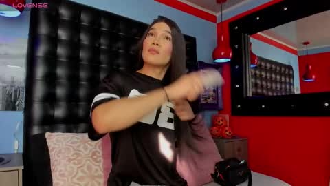 ---Cloe--- online show from 10/29/25, 09:05